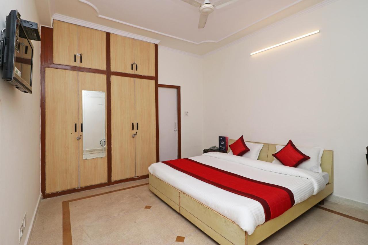 فندق أو واي أو 11452 جولدن كاسل لودج Indirapuram المظهر الخارجي الصورة