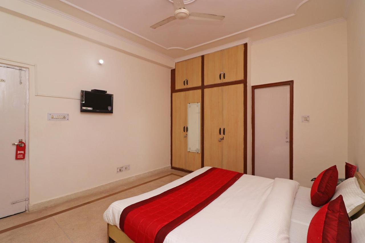 فندق أو واي أو 11452 جولدن كاسل لودج Indirapuram المظهر الخارجي الصورة