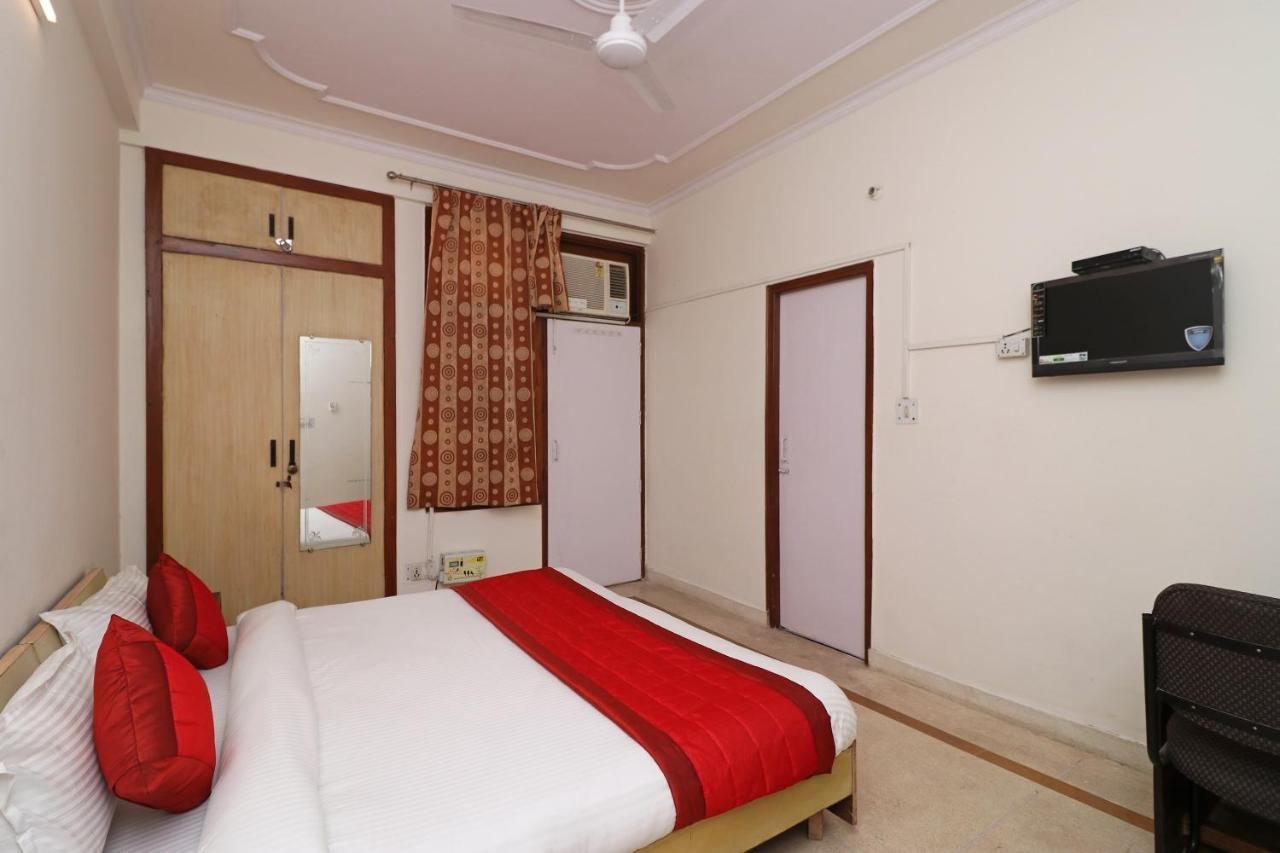 فندق أو واي أو 11452 جولدن كاسل لودج Indirapuram المظهر الخارجي الصورة