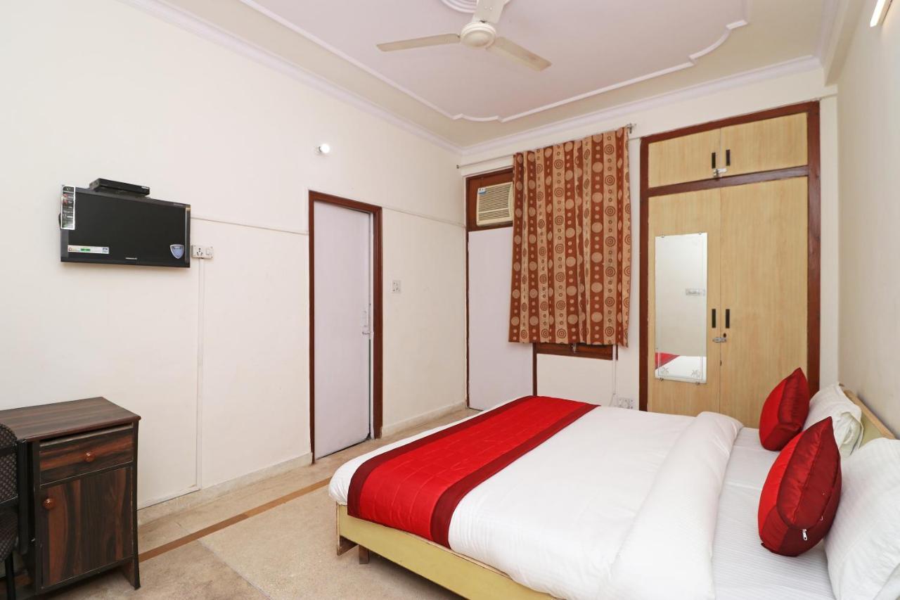 فندق أو واي أو 11452 جولدن كاسل لودج Indirapuram المظهر الخارجي الصورة