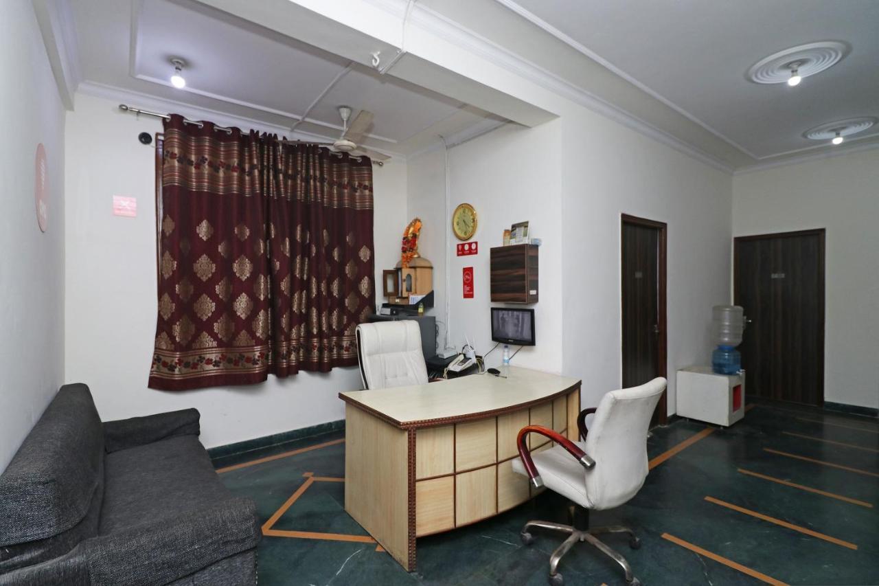 فندق أو واي أو 11452 جولدن كاسل لودج Indirapuram المظهر الخارجي الصورة