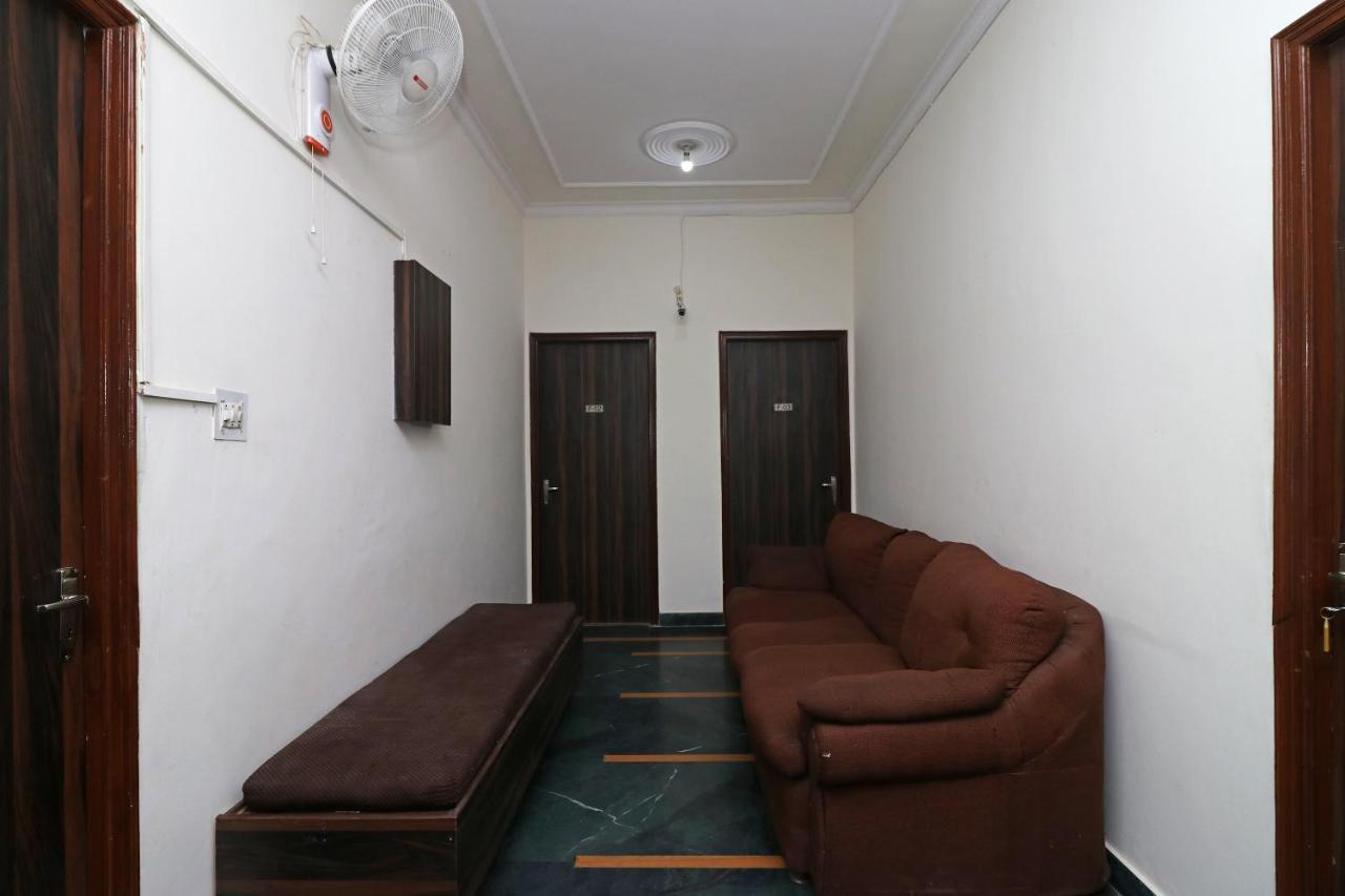 فندق أو واي أو 11452 جولدن كاسل لودج Indirapuram المظهر الخارجي الصورة