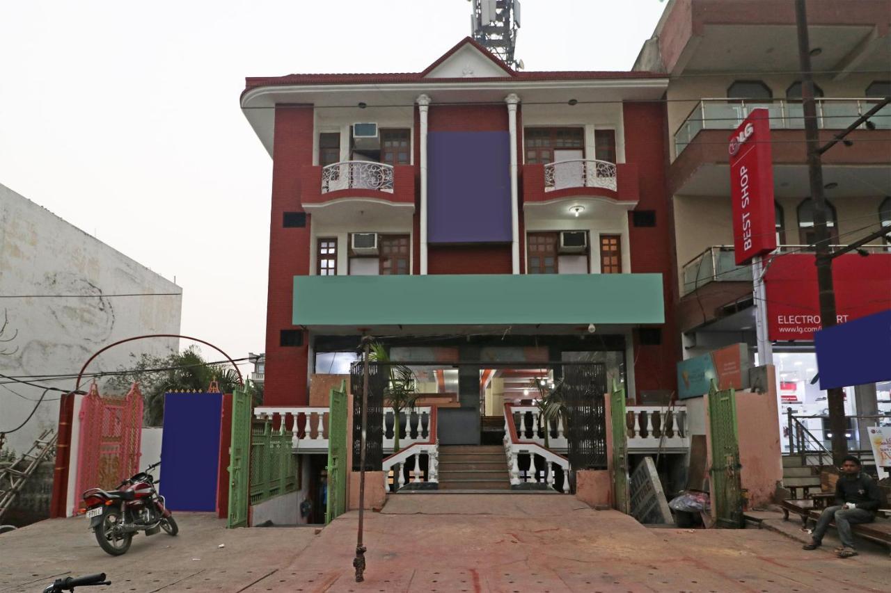 فندق أو واي أو 11452 جولدن كاسل لودج Indirapuram المظهر الخارجي الصورة