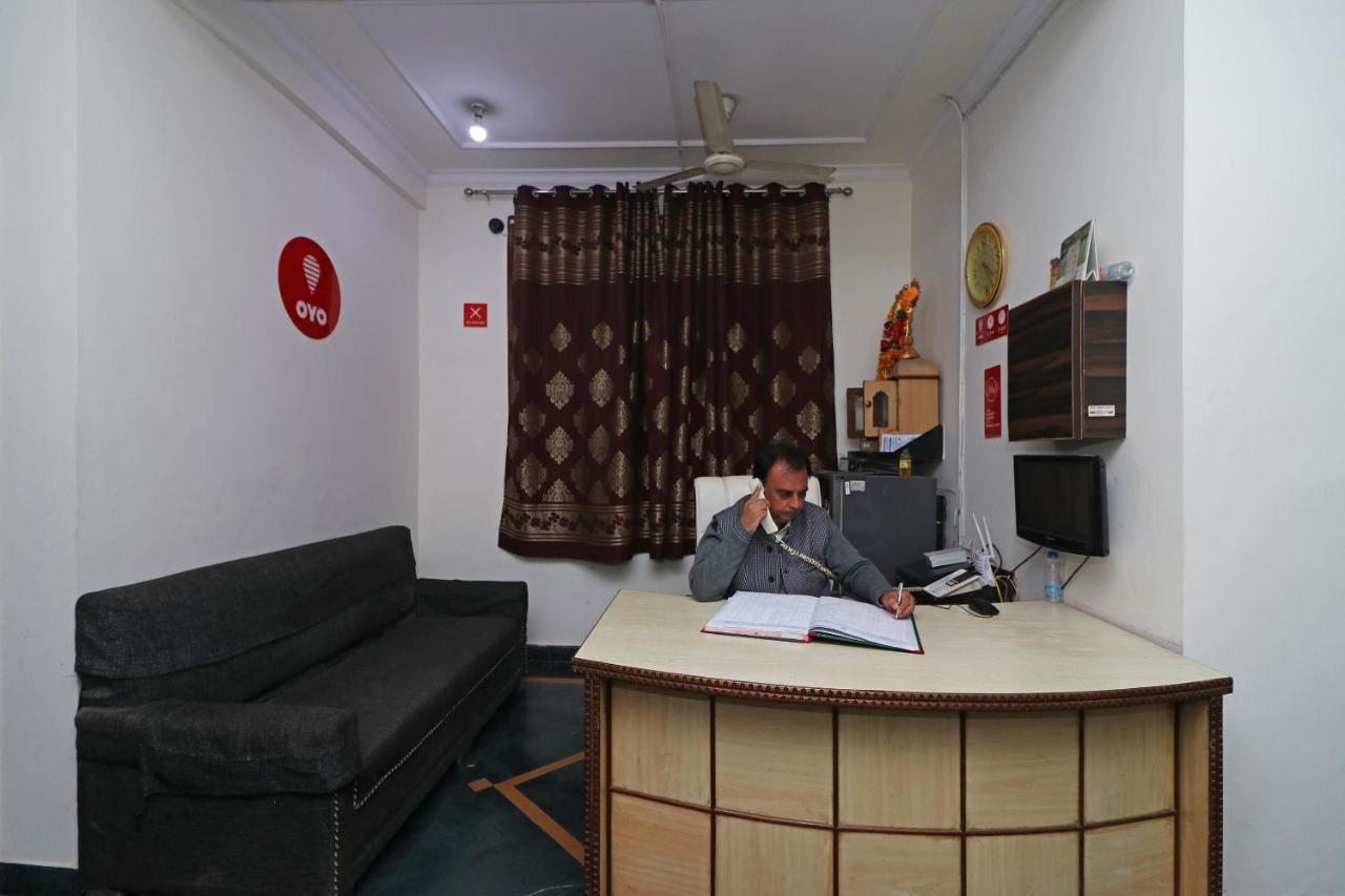 فندق أو واي أو 11452 جولدن كاسل لودج Indirapuram المظهر الخارجي الصورة